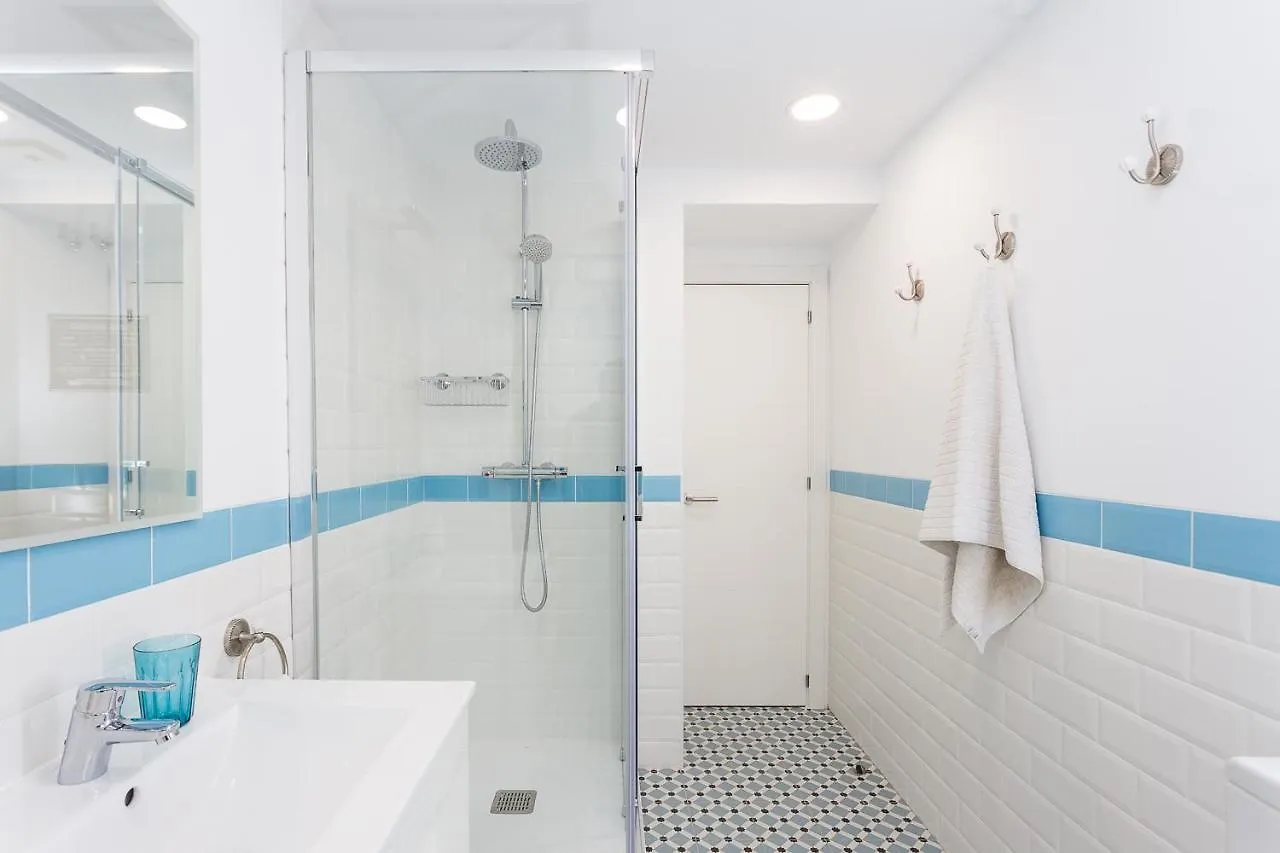 Opening Doors Sagrada Familia II Apartment Barcelona