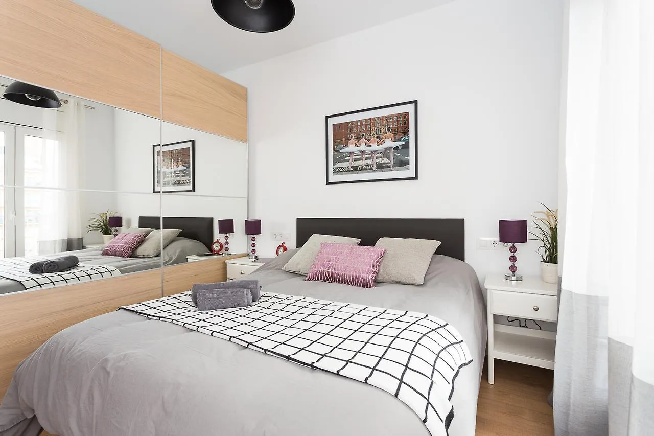 Opening Doors Sagrada Familia II Apartment Barcelona