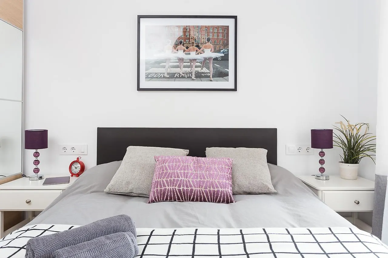 Opening Doors Sagrada Familia II Apartment Barcelona