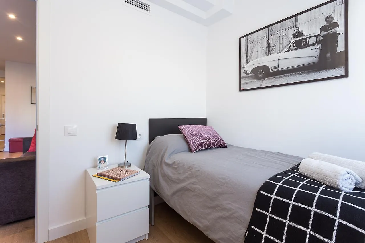 Opening Doors Sagrada Familia II Apartment Barcelona